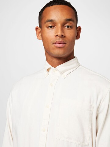 ESPRIT Comfort fit Button Up Shirt in White