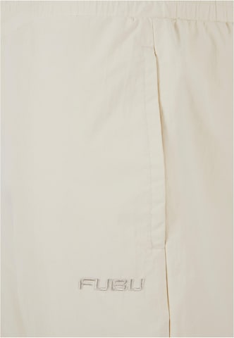 FUBU - Loosefit Pantalón en beige