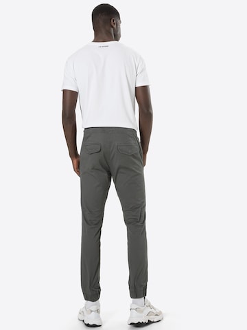!Solid Tapered Pants in Grey
