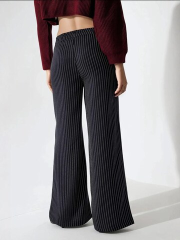 Hiccup Loosefit Hose in Blau