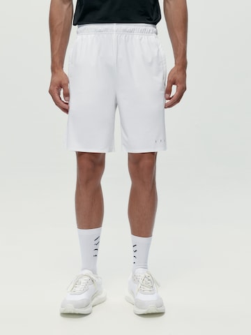 Born Regular Workout Pants 'Orinoco' in White: front