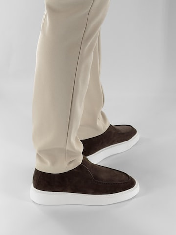 Slipper 'Atmos High' di Dutch'D in marrone