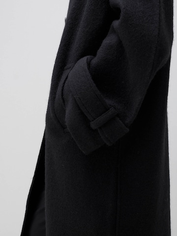 ABOUT YOU x Marie von Behrens Ανοιξιάτικο και φθινοπωρινό παλτό 'Lilli' σε μαύρο