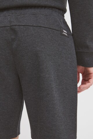 Regular Pantalon !Solid en gris
