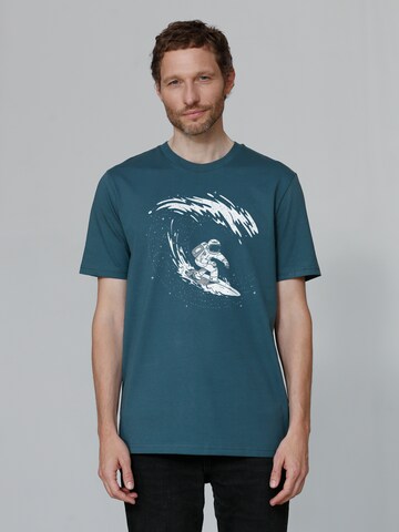 Watapparel Shirt ' Surfing Spaceman ' in Blauw: voorkant