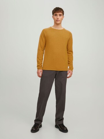 JACK & JONES Klasický střih Svetr 'Hill' – hnědá