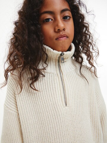 Calvin Klein Jeans Pullover in Beige