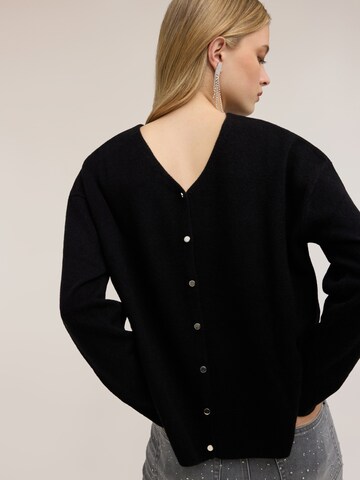 MOTIVI - Jersey en negro