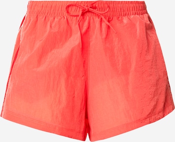 ADIDAS ORIGINALSLoosefit Hlače 'SANTIAGO' - crvena boja: prednji dio