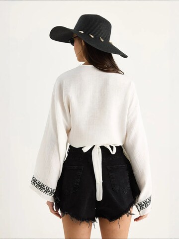 Bianco Lucci Blouse in White