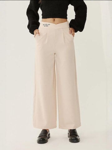 Hiccup Wide Leg Hose in Beige: Vorderseite