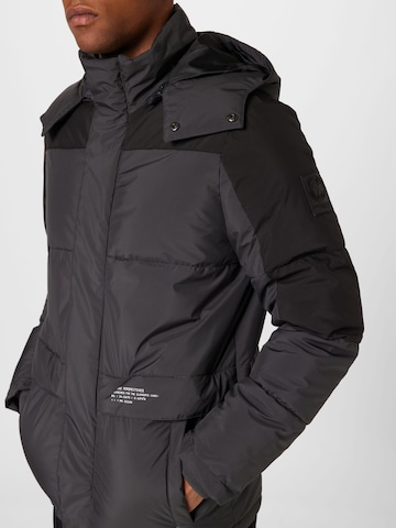 BURTON MENSWEAR LONDON Зимняя куртка 'Giro Parker' в Серый