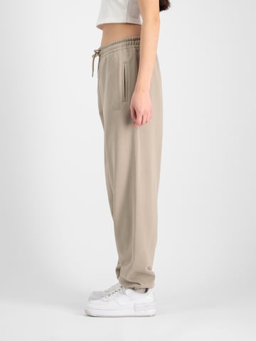 ALPHA INDUSTRIES regular Sportsbukser 'Essentials' i beige