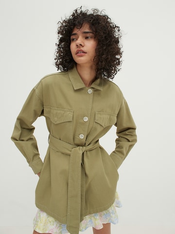 EDITED Between-Season Jacket 'Rae' in Green: front