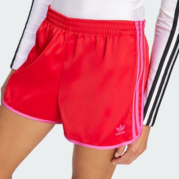 raudona ADIDAS ORIGINALS Laisvas Kelnės 'Adicolor'