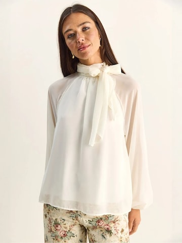 Bianco Lucci - Blusa em branco: frente