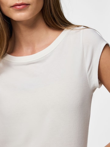 PIECES - Camiseta 'PCSof' en blanco