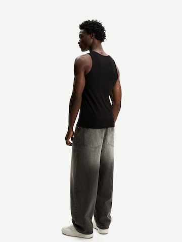 Bershka Baggy Jeans in Black