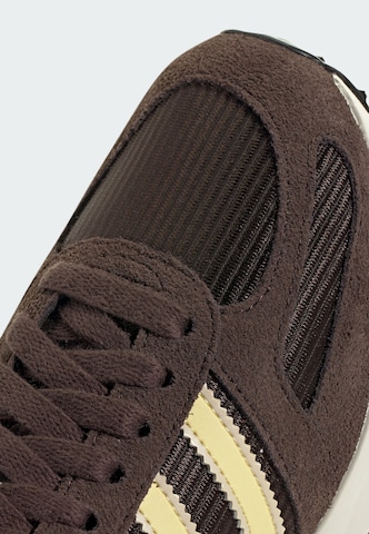 ADIDAS ORIGINALS - Zapatillas deportivas bajas 'La Trainer' en marrón