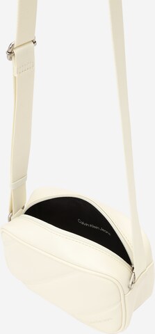 Borsa a tracolla di Calvin Klein Jeans in bianco