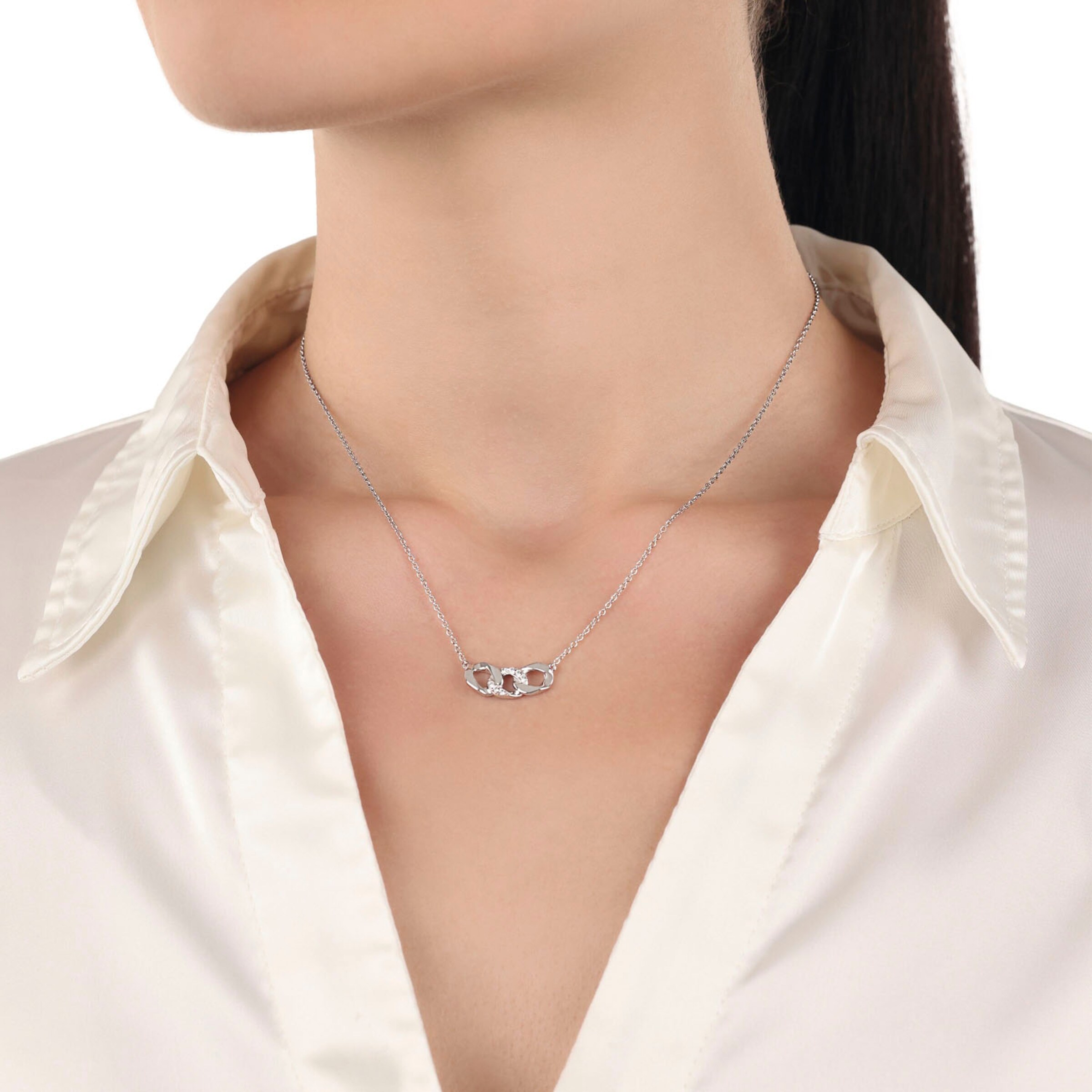 AMOR Necklace in Silver: front