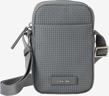 Sac à bandoulière Calvin Klein en gris : devant