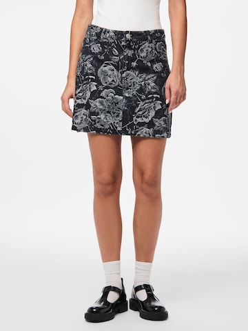 PIECES Skirt 'PCMarosa' in Black: front