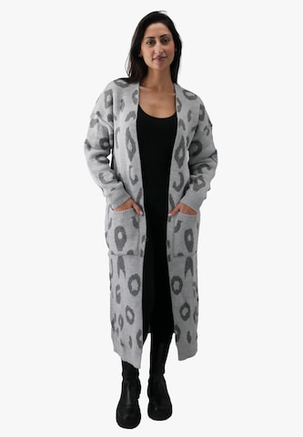 Cappotto in maglia di Elara in grigio: frontale