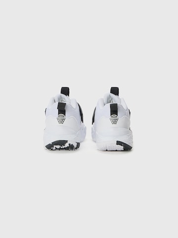 Nike Sportswear Trainers 'Team Hustle D 12' in White