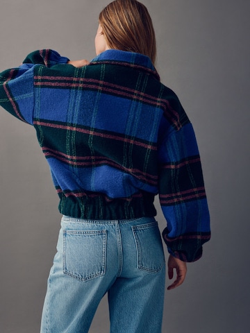 Next Neulepaita värissä sininen