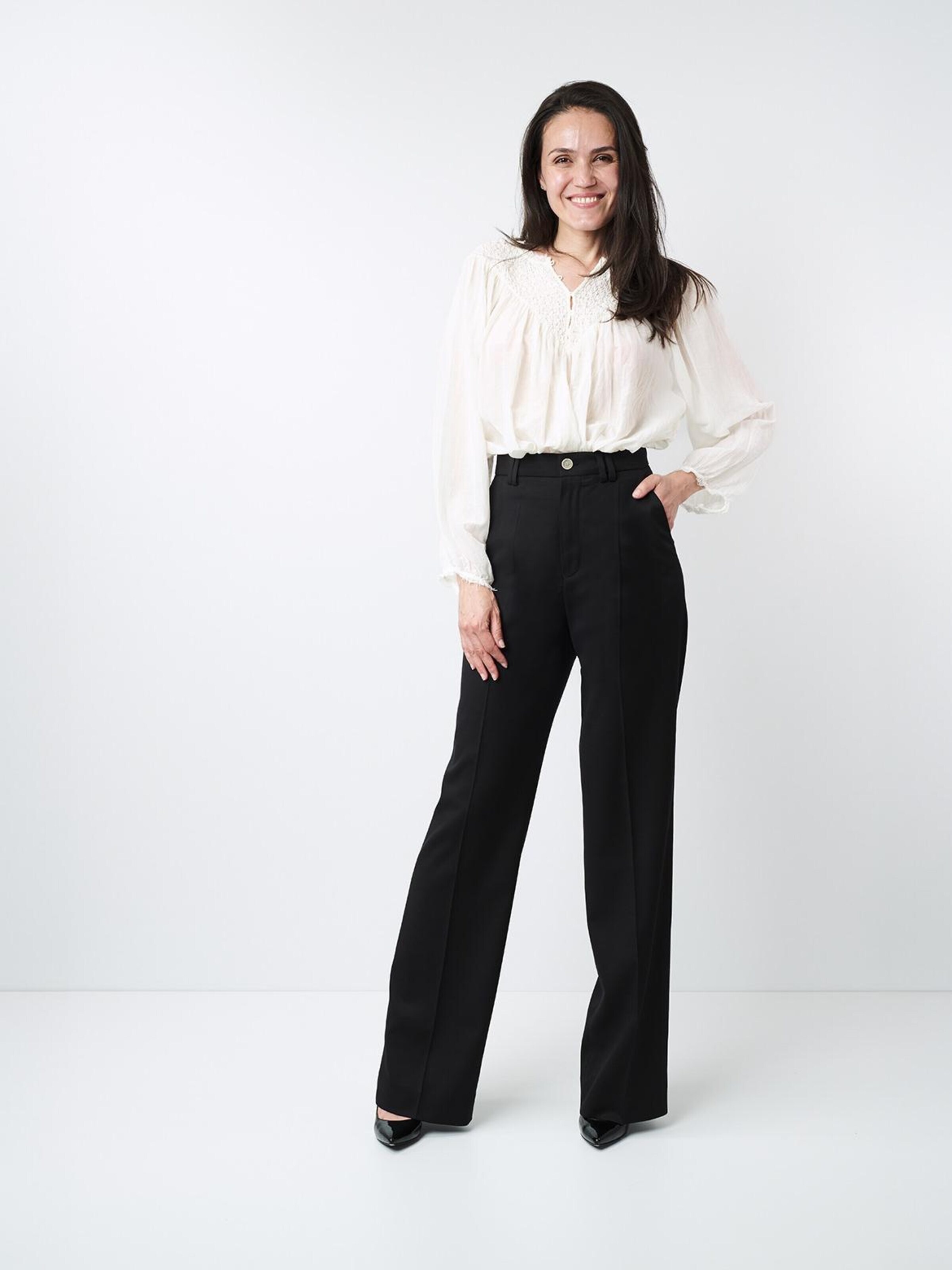 Wide leg Pantaloni per costume tradizionale 'Martha 8330' di W. Wegener in nero: frontale