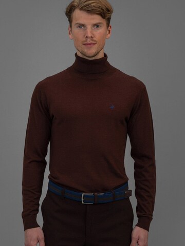 Laurent Vergne Trui 'Roger Roll Neck Sweater - Brown' in Bruin: voorkant