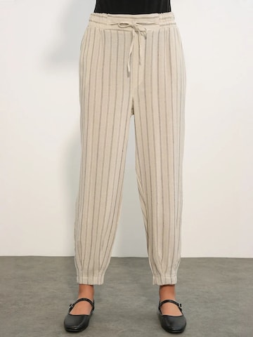 Effilé Pantalon Bigdart en beige : devant