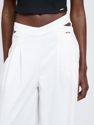 Influencer Široký strih Nohavice - Biela