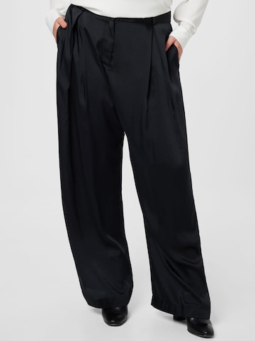 River Island Plus Wide leg Παντελόνι πλισέ σε μαύρο: μπροστά