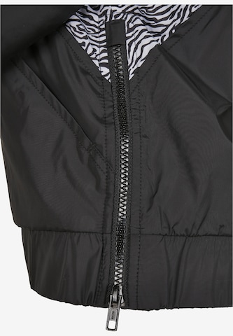 Urban Classics Jacke in Schwarz