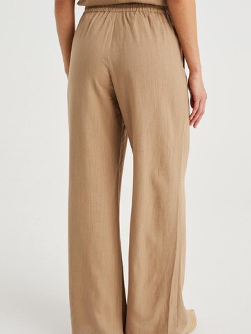 WE Fashion Loosefit Bundfaltenhose in Beige