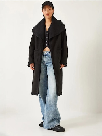 Cappotto di mezza stagione di Bianco Lucci in nero