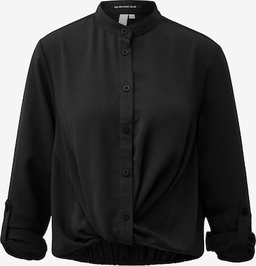 QS - Blusa em preto: frente