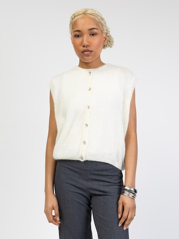 BROKE + SCHÖN Strickjacke 'Lockere Strickweste'‌‌‌‌‌‌‌‌‌‌ in Weiß: Vorderseite