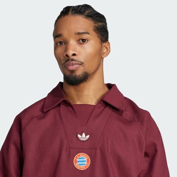 FC BAYERN MÜNCHEN Sportsweatshirt 'FC Bayern Terrace Icons' in Rot