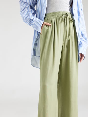 regular Pantaloni 'PRICIL' di VILA in verde