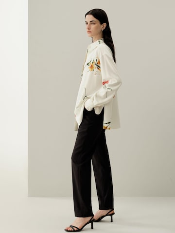 Lilysilk - Blusa en blanco