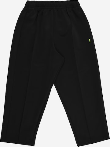 Nike Sportswear Regular Housut värissä musta: etupuoli