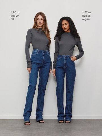 RÆRE by Lorena Rae Na zvonec Kavbojke 'Ela' | modra barva