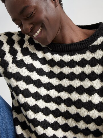 MORE & MORE - Jersey en negro