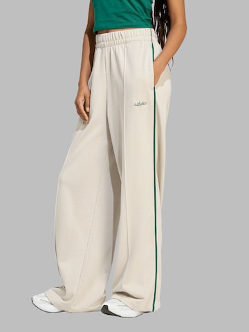 ADIDAS SPORTSWEAR Zvonové kalhoty Sportovní kalhoty 'Seasonal Essentials' – béžová: přední strana