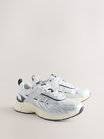 self. Sneakers laag 'Klobige' in Zilver