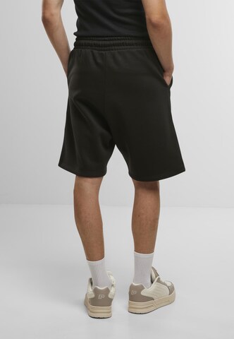 regular Pantaloni sportivi ' ' di ROCAWEAR in nero