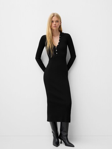 Rochie tricotat de la Bershka pe negru: față